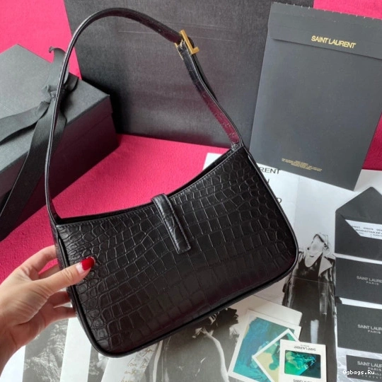 YSL À 5 LE 7 HOBO BAG 0824